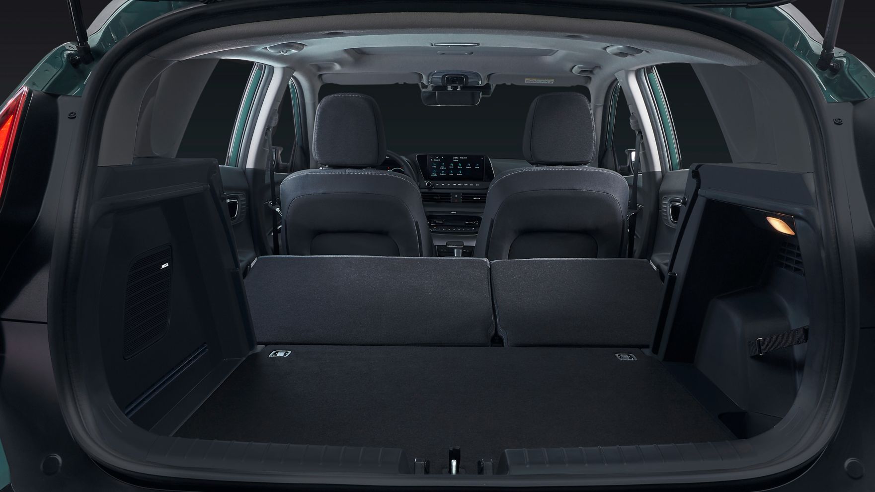 Zavazadlový prostor nového modelu Hyundai BAYON s úložným objemem až 411 litrů.